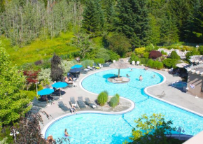 Отель Hilltop Inn - Salmon Arm  Салмон Арм